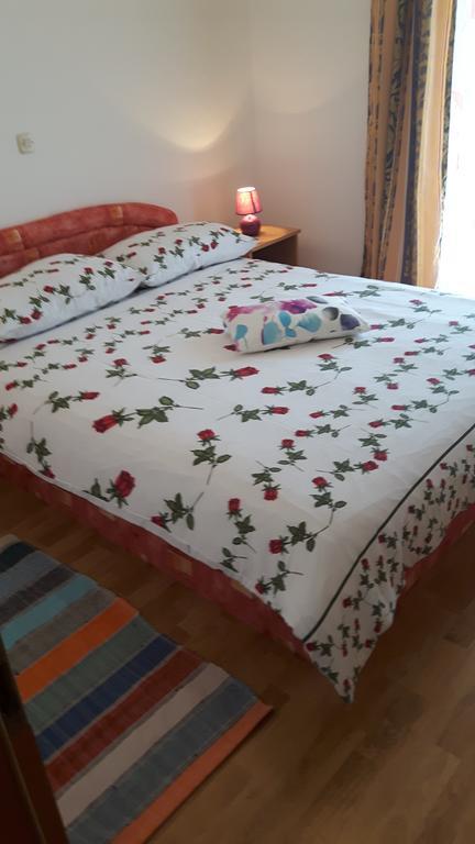 פורץ Apartment Ivan מראה חיצוני תמונה