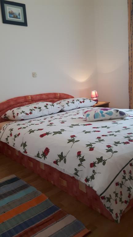 פורץ Apartment Ivan מראה חיצוני תמונה