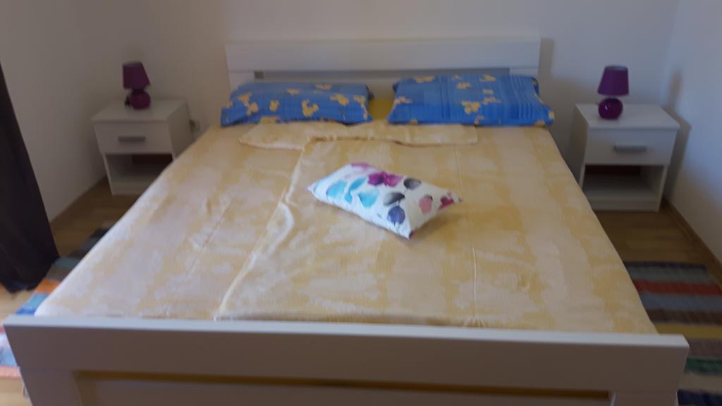 פורץ Apartment Ivan מראה חיצוני תמונה