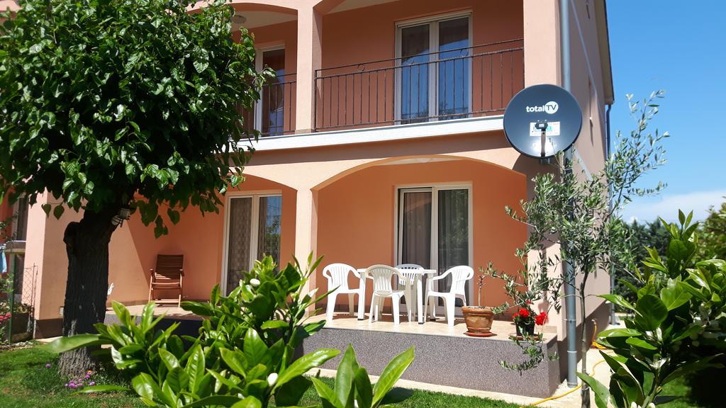 פורץ Apartment Ivan מראה חיצוני תמונה